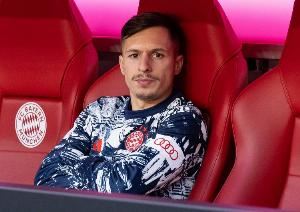 左边锋有了😂记者：萨拉戈萨拒绝费内巴切，预计将回归拜仁备战