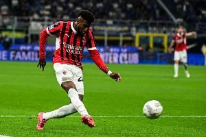 迪马济奥：贝西克塔斯决定放弃埃默森，弗拉门戈接近签下米兰后卫