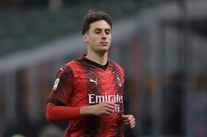 莫雷托：米兰中场邦多和后卫泰拉恰诺在跟克雷莫纳谈判，可能外租