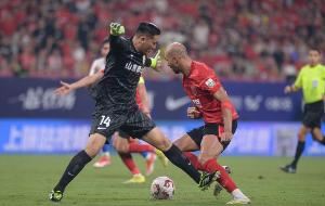 北青：裁判专家对王大雷犯规有不同理解，但对于红牌判罚并无异议