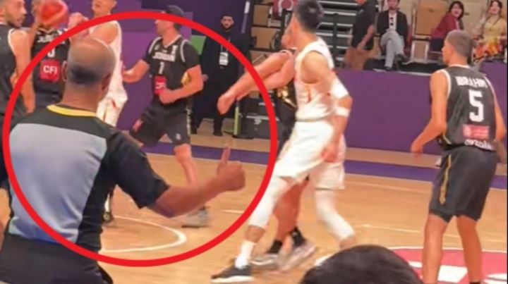 稳定又柔和！场边视角抓拍王俊杰出手特写 裁判甚至还给脚步点赞