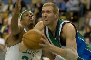 同意吗？皮尔斯谈选秀重排：诺维茨基状元 我榜眼 文斯-卡特探花