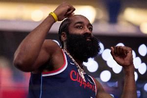 夏天歇大了？哈登季前赛场均6分7.7助3失误 命中率36.8/10/50%